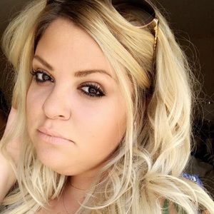 Meet your Posher, Alisha